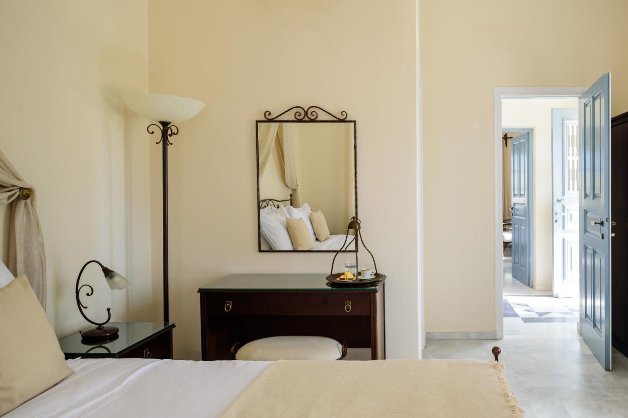 Готель Ikio Concept Santorini Pyrgos Kallistis Екстер'єр фото